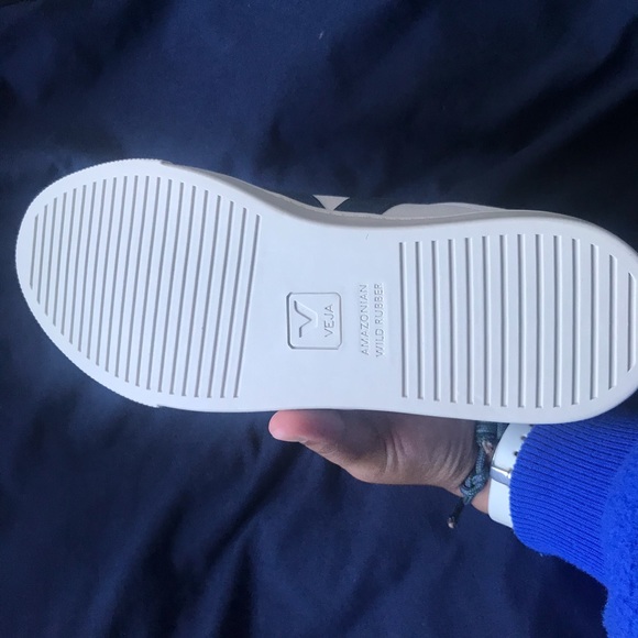 SOLD: NWOT VEJA ESPLAR LEATHER SNEAKERS - Picture 11 of 11